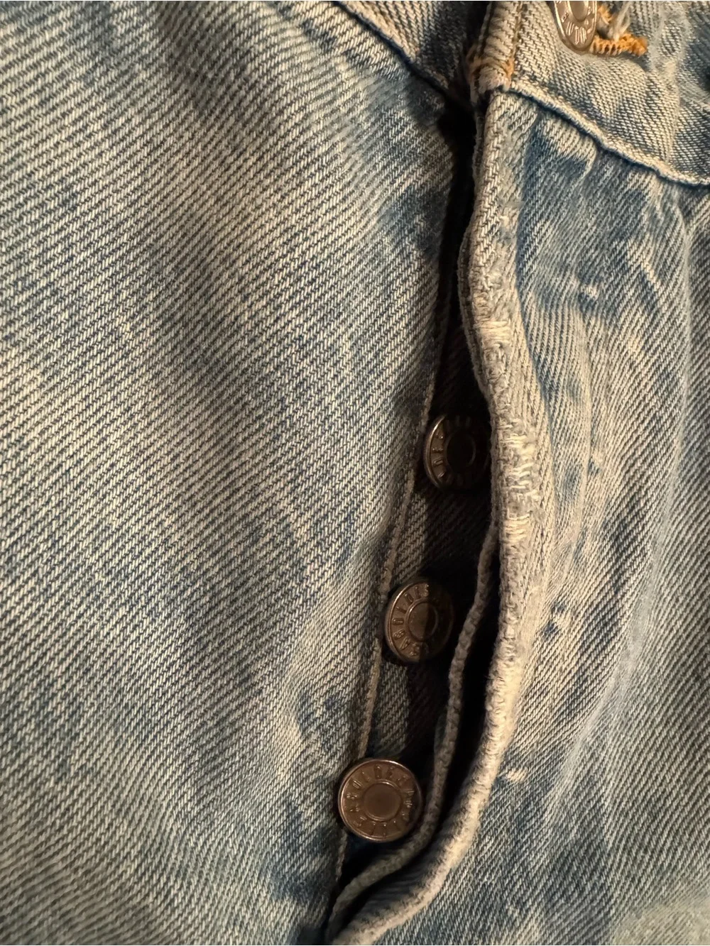 AGOLDE Parker Vintage Cutoff Denim Shorts – Size 29, Light Wash, Distressed EUC - Picture 4 of 6
